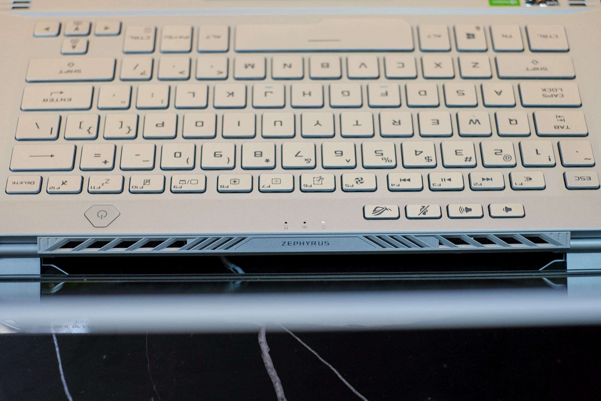 laptop choi game rog zephyrus g14 anh 9