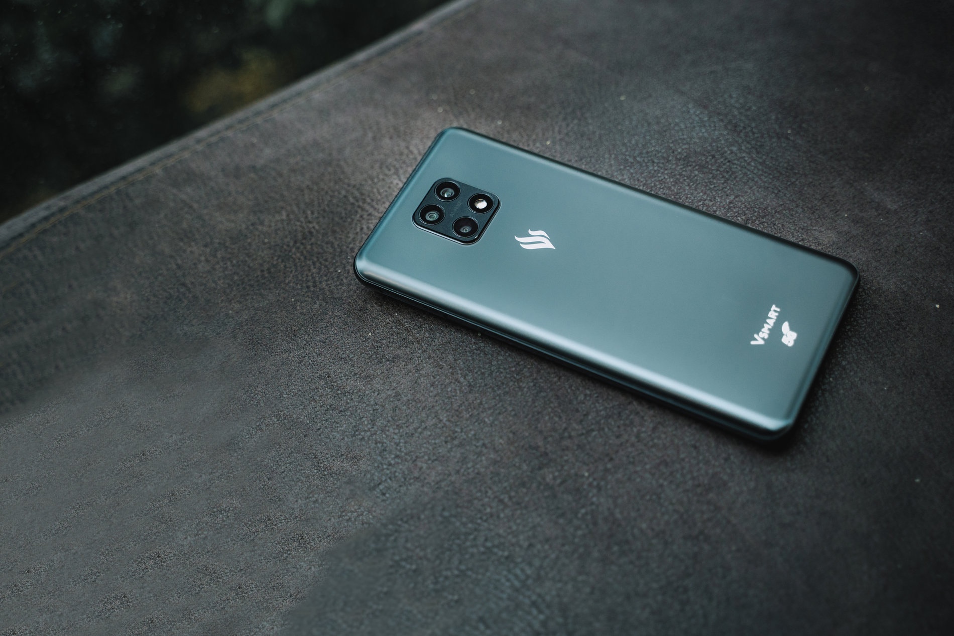 Smartphone 5G dau tien cua Viet Nam hinh anh