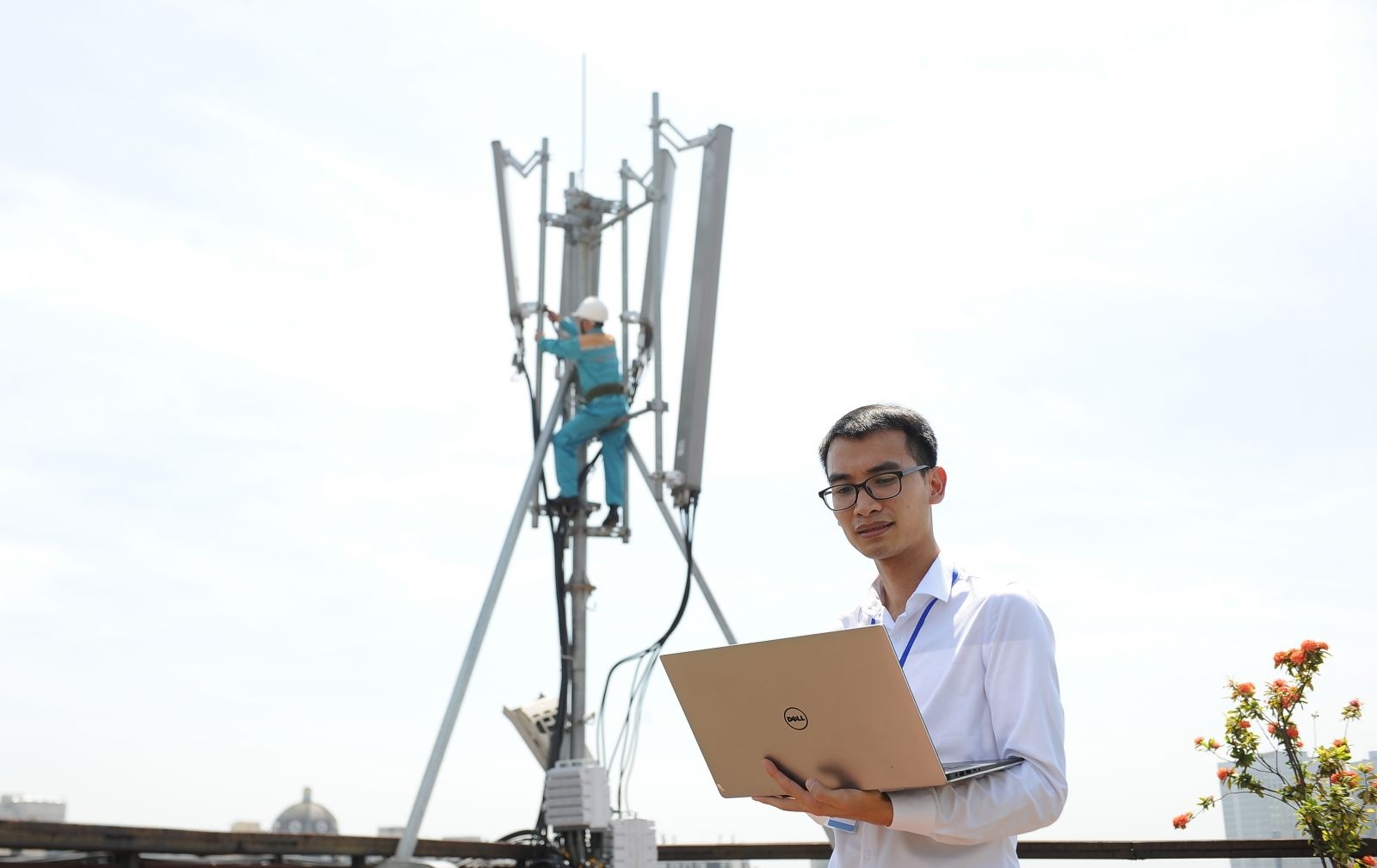 Viettel dau tu hang trieu USD 'xoa' cot phat song kieu cu tai Ha Noi hinh anh