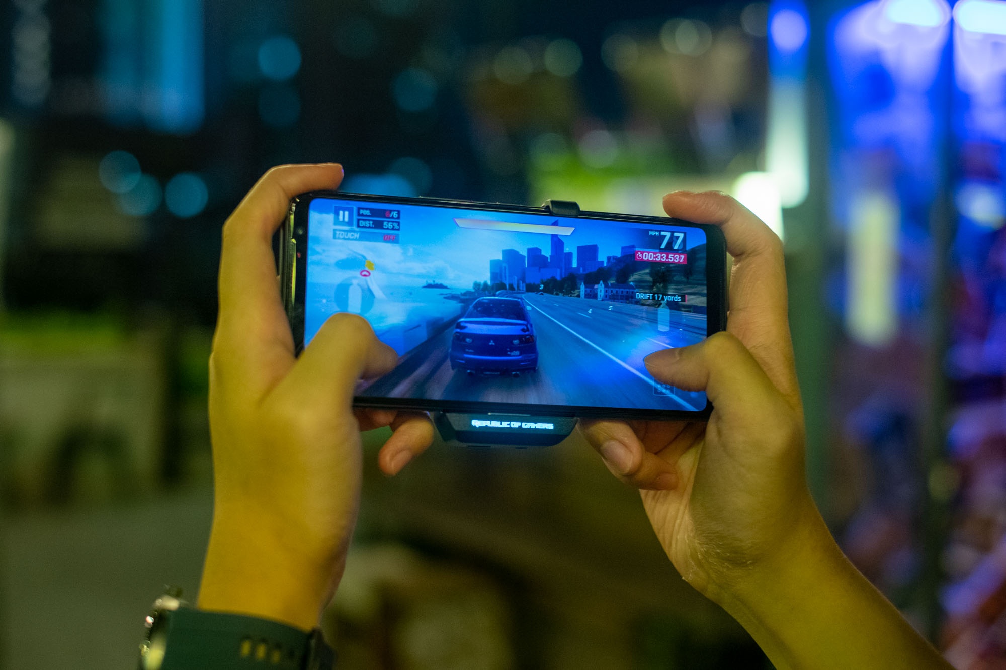 Nhung mau smartphone choi game hop ly nhat hien nay hinh anh