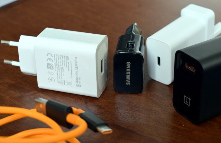 Se la tham hoa neu cac hang Android hoc theo iPhone 12 hinh anh