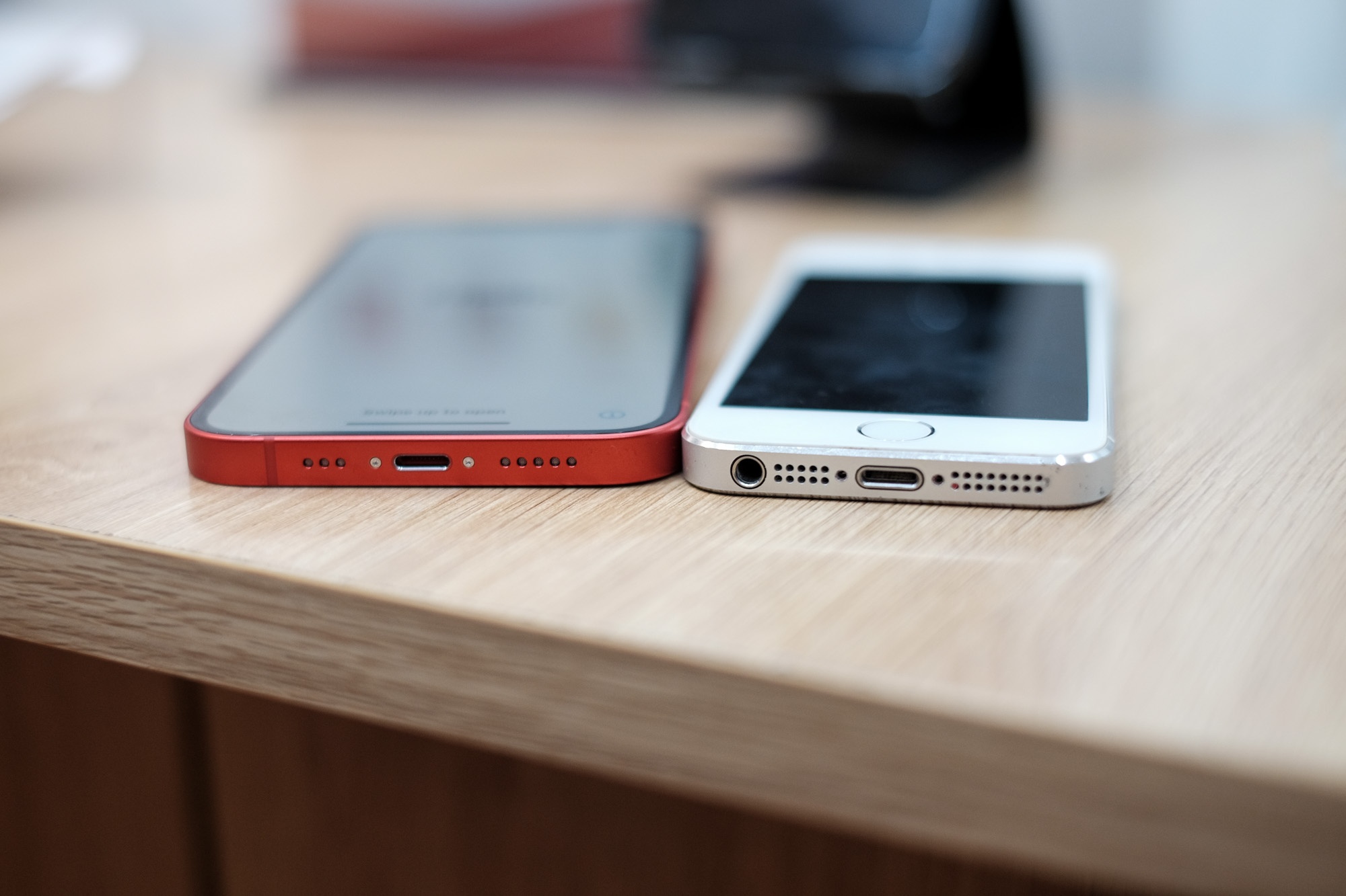 so sanh iphone 12 va iphone 5 anh 5