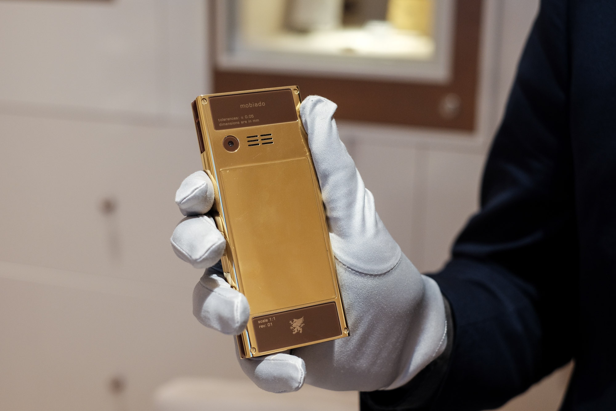 dien thoai sieu sang mobiado forma anh 12