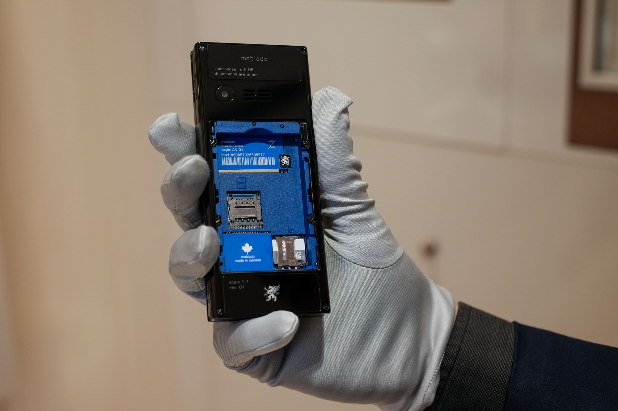 dien thoai sieu sang mobiado forma anh 14