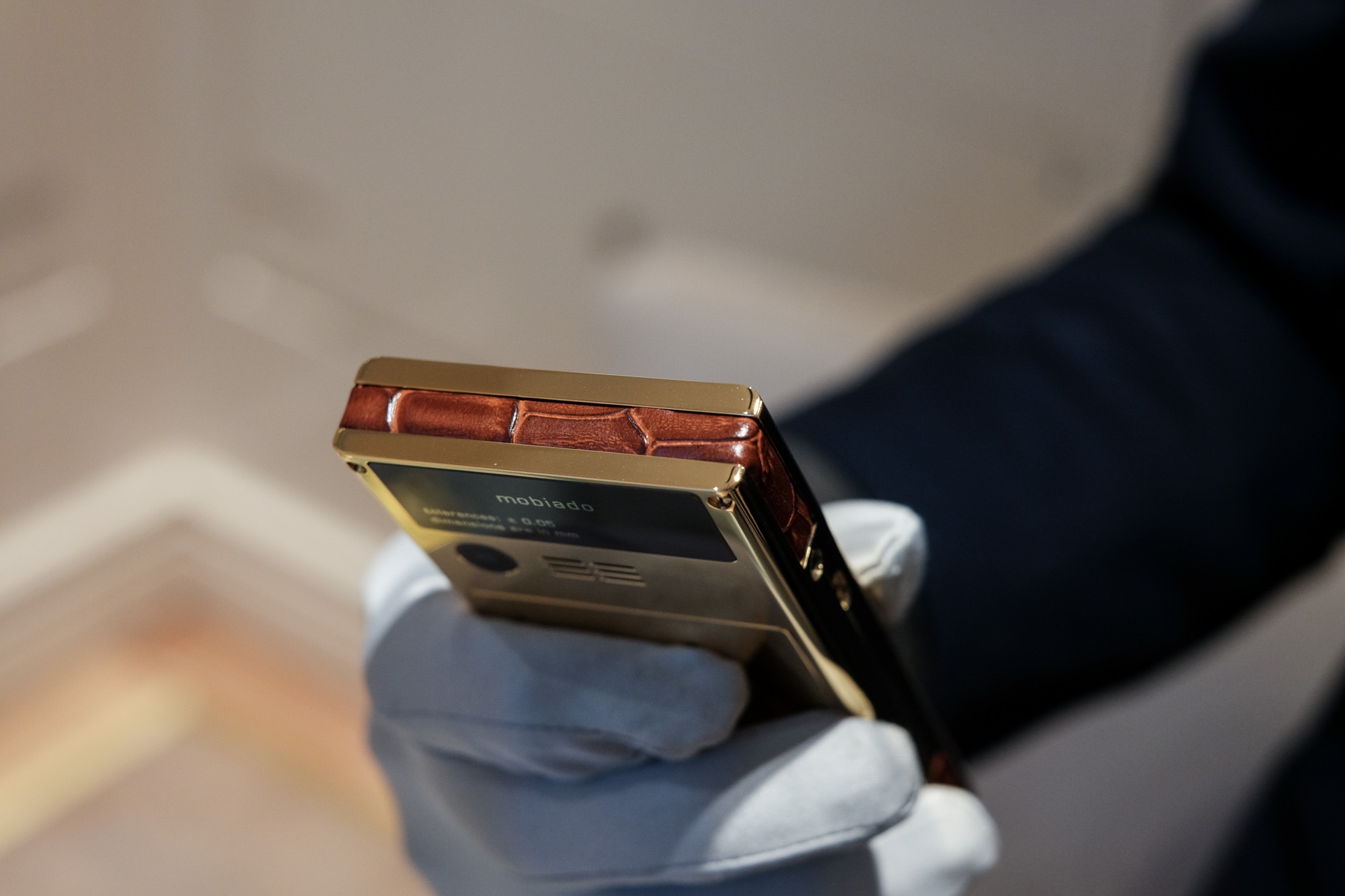 dien thoai sieu sang mobiado forma anh 7