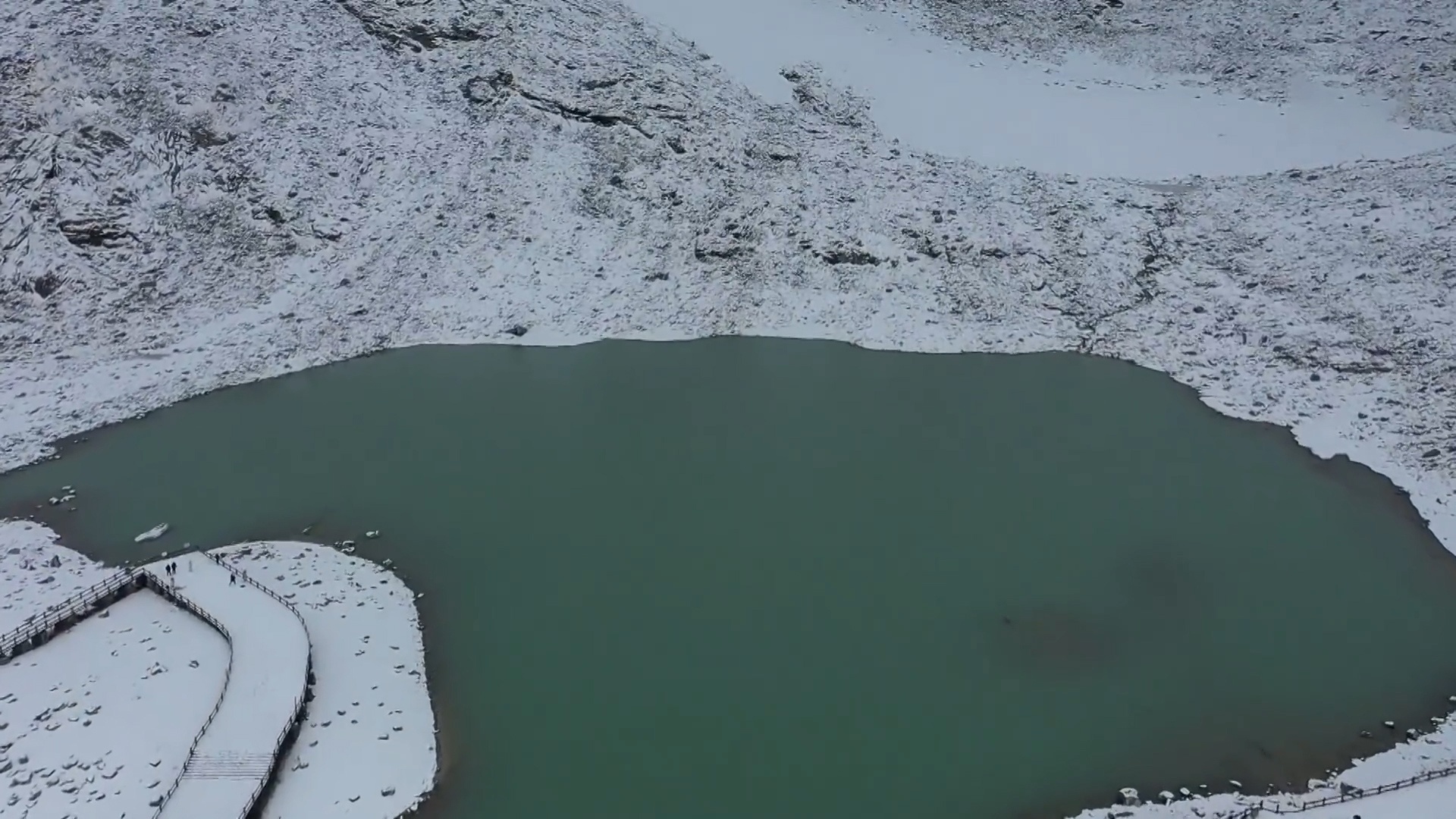 Trung Quoc dap chan giu nhiet cho song bang hinh anh