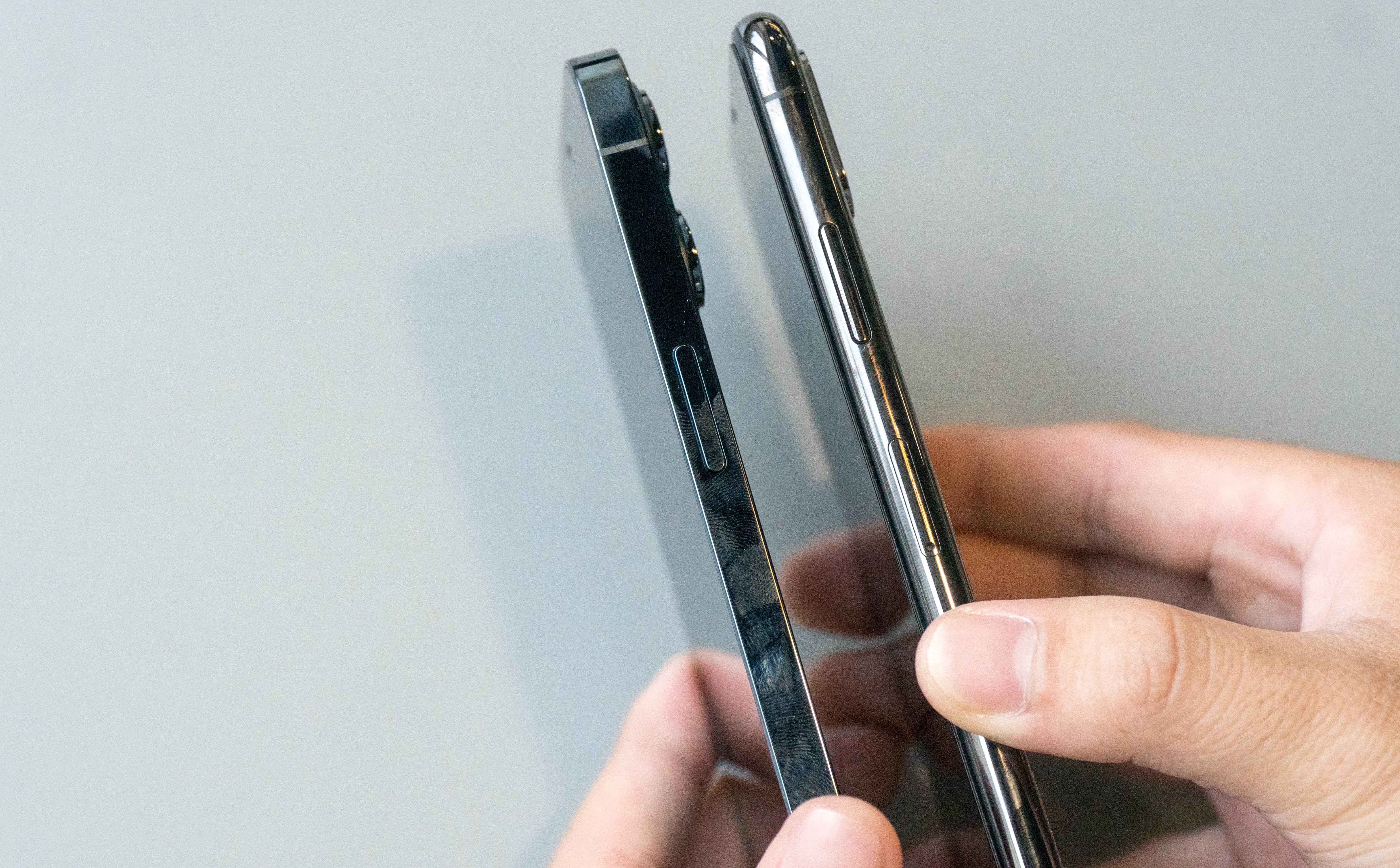 tren tay iphone 12 pro max anh 3