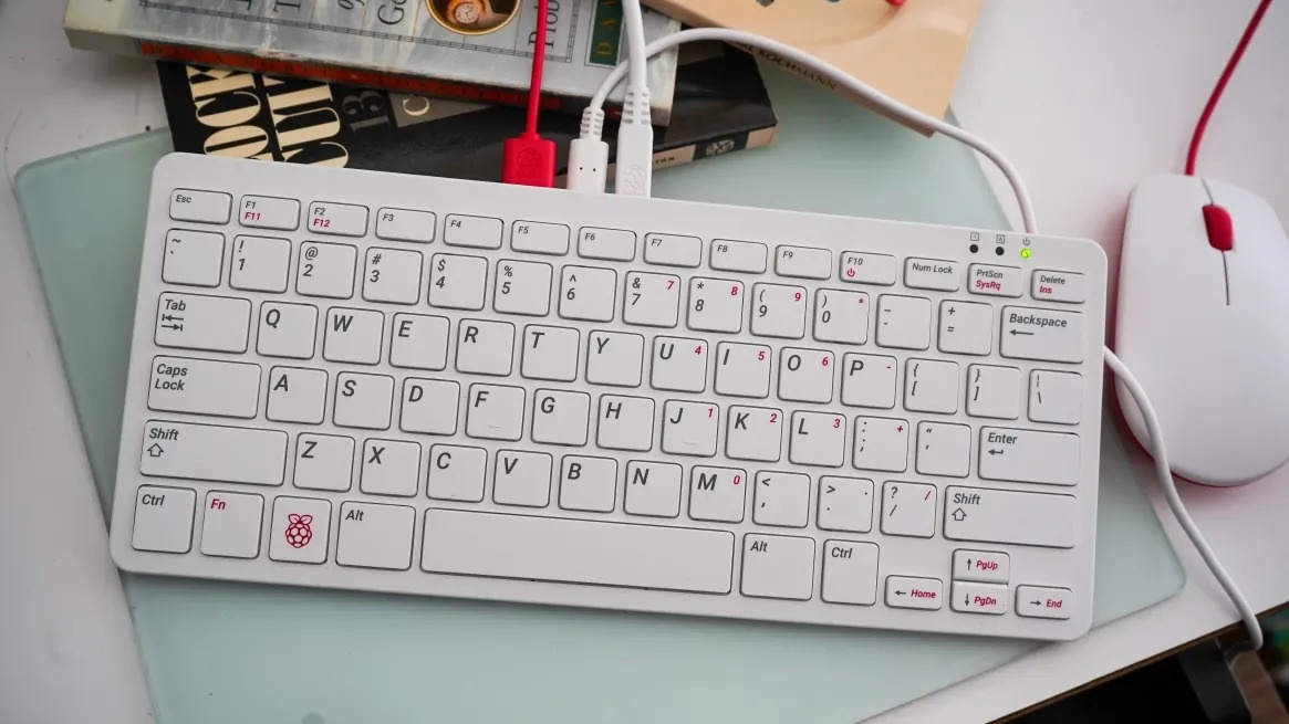 may tinh raspberry pi 400 anh 7