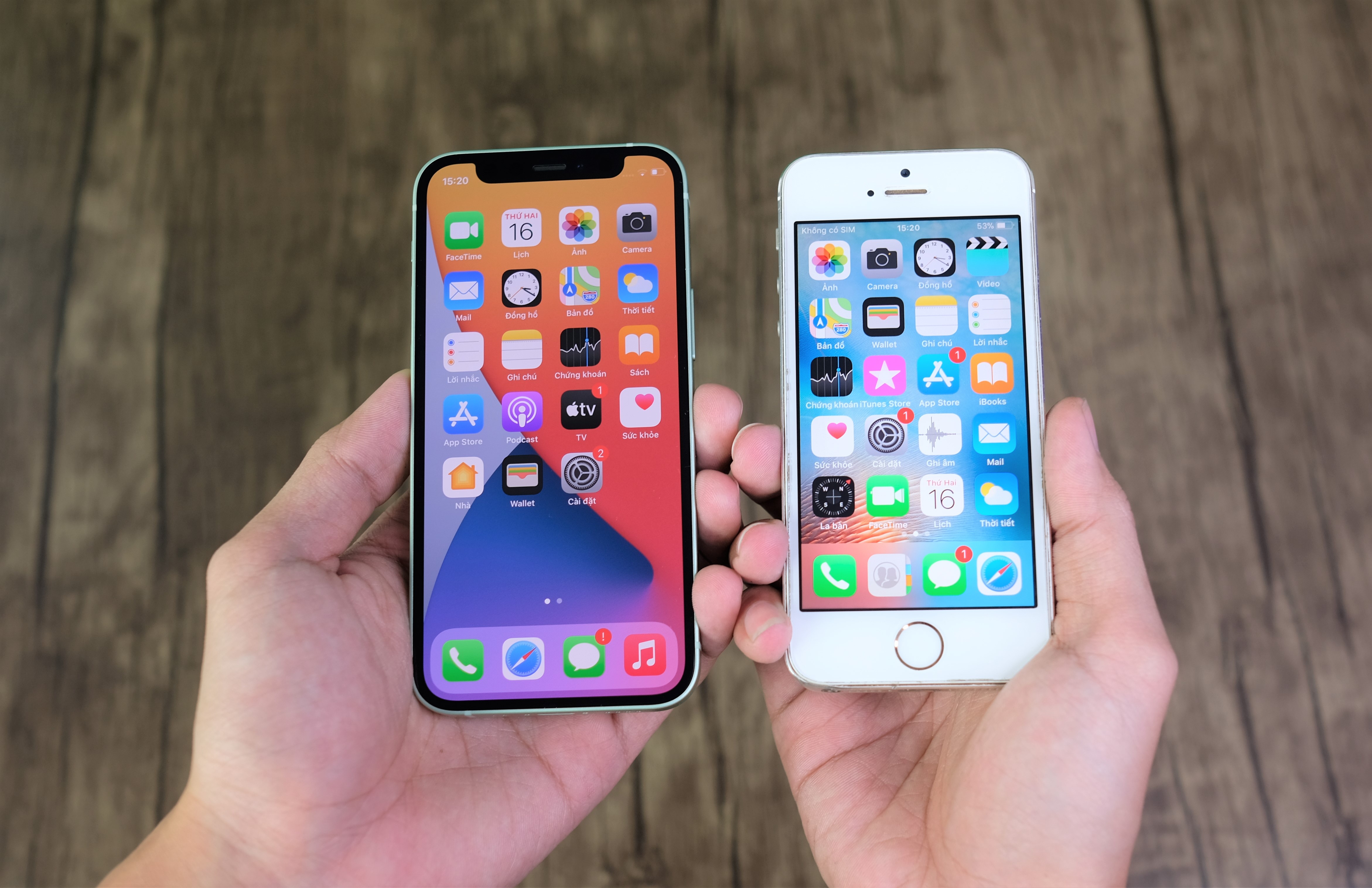 Ly do iPhone 12 mini co pin yeu hinh anh