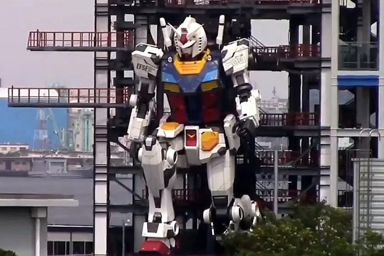 Robot Gundam 25 tan vua di nhung buoc dau tien hinh anh