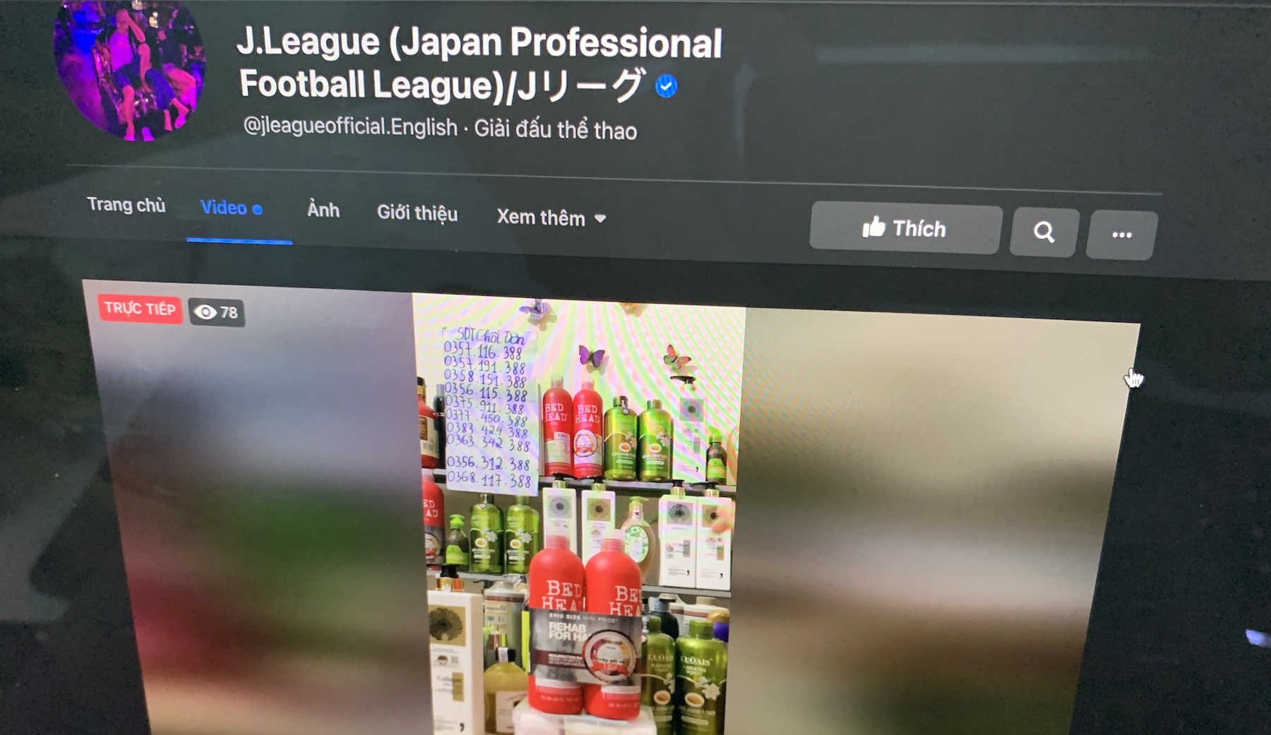 Trang Facebook cua J.League bi chiem quyen, livestream ban hang hinh anh