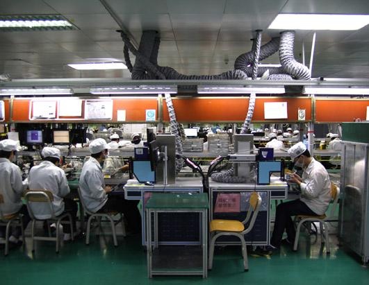 day chuyen san xuat iPhone doi dau anh 5