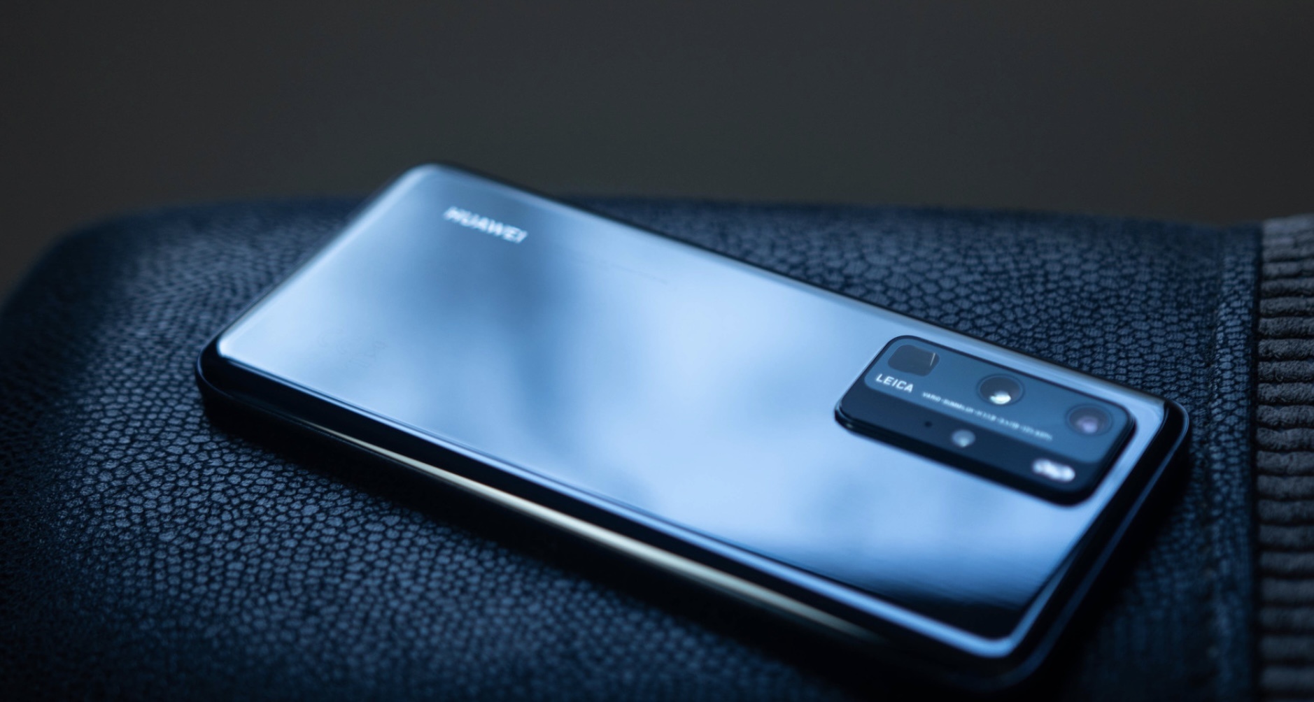 2021 se la nam day thu thach cho smartphone Huawei hinh anh