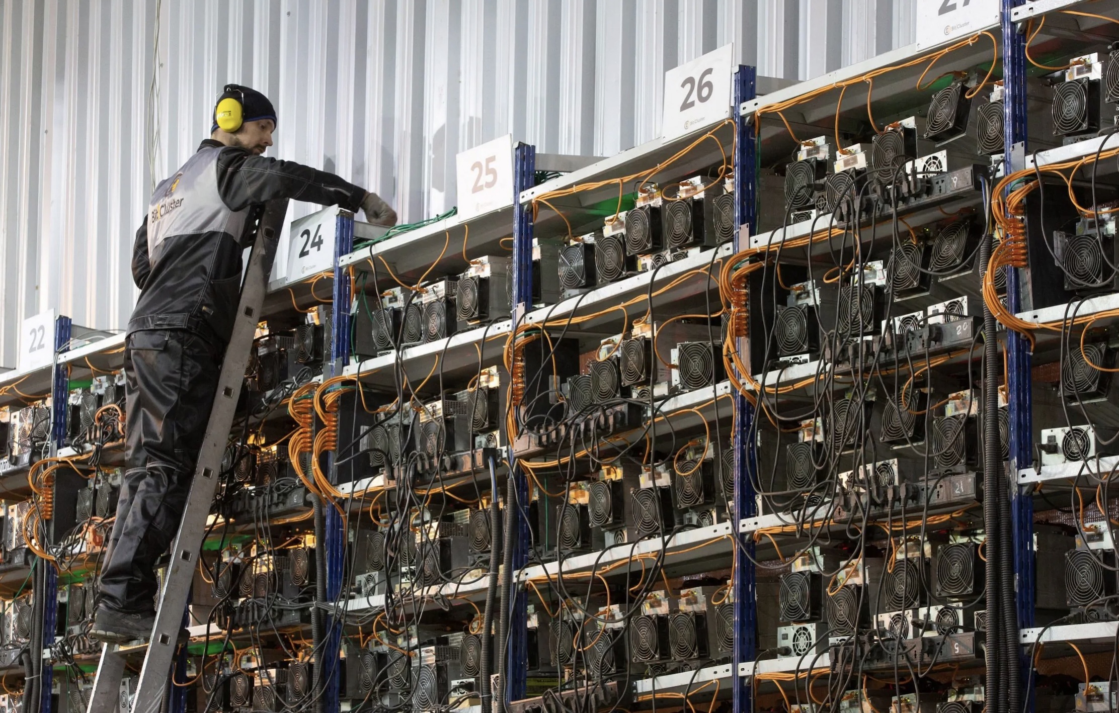 'Cong truong dao coin' cua the gioi dang can card do hoa hinh anh