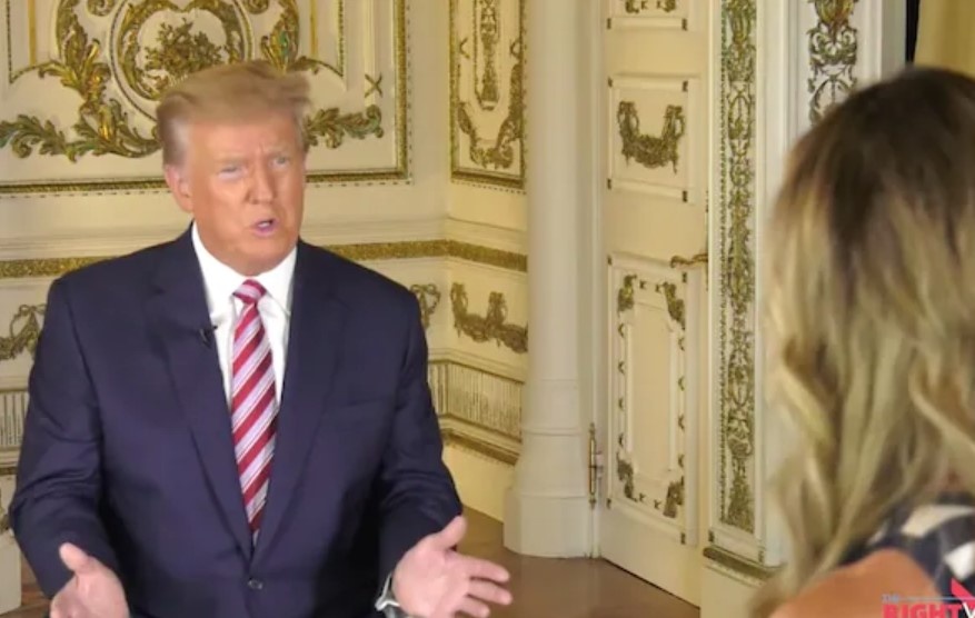 Noi thay giong ong Trump, con dau bi Facebook xoa video hinh anh