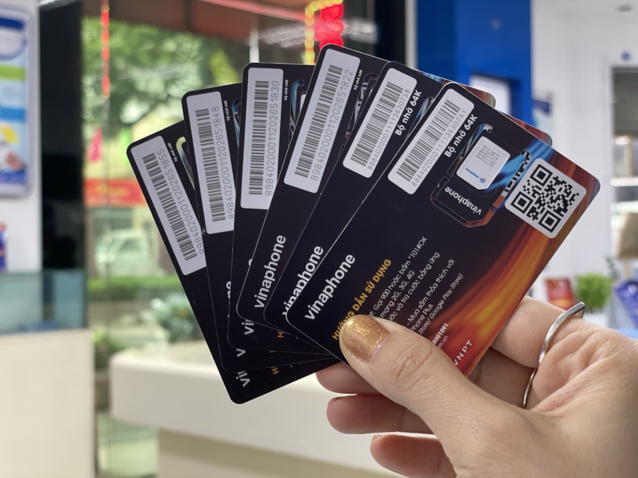 Vinaphone len tieng vu mao danh nha mang de lua dao thay SIM 4G hinh anh