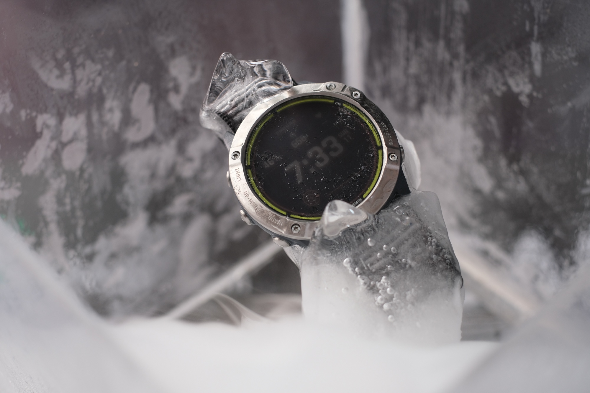 danh gia nhanh dong ho garmin enduro anh 5