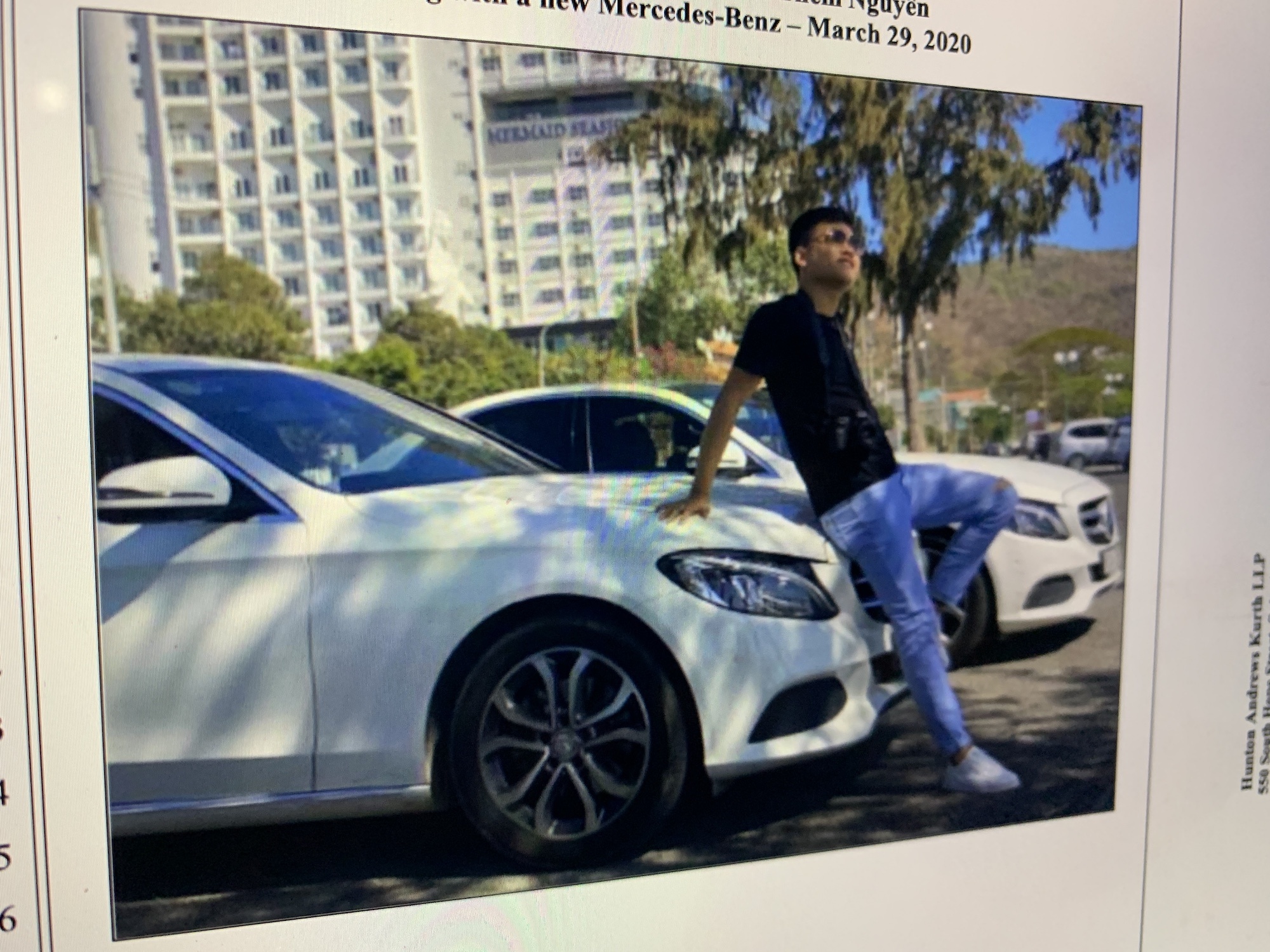 Cao buoc cua Facebook mo ta ra sao ve 4 nguoi Viet? hinh anh