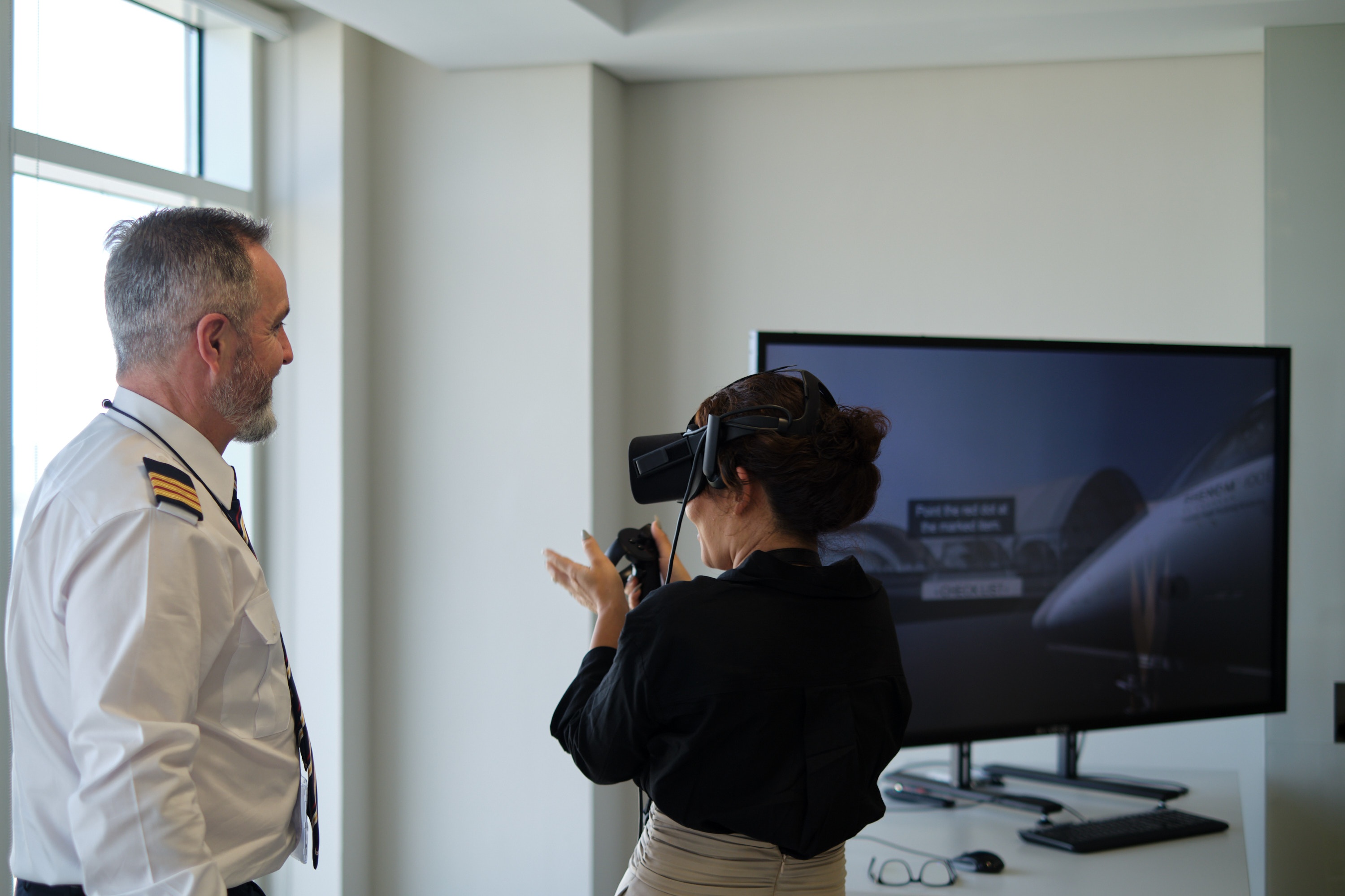 buon gia lap may bay anh 10