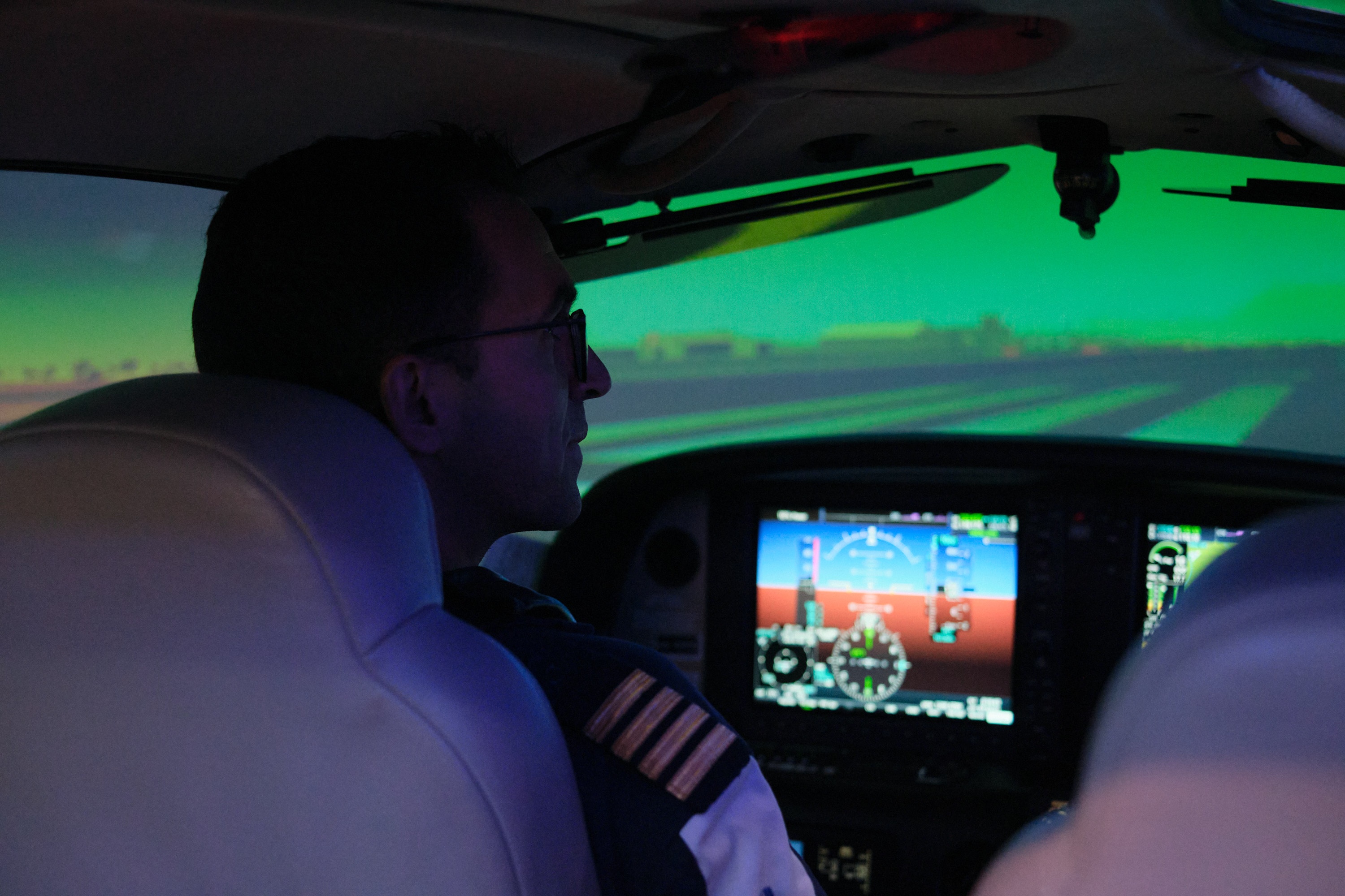 buon gia lap may bay anh 11