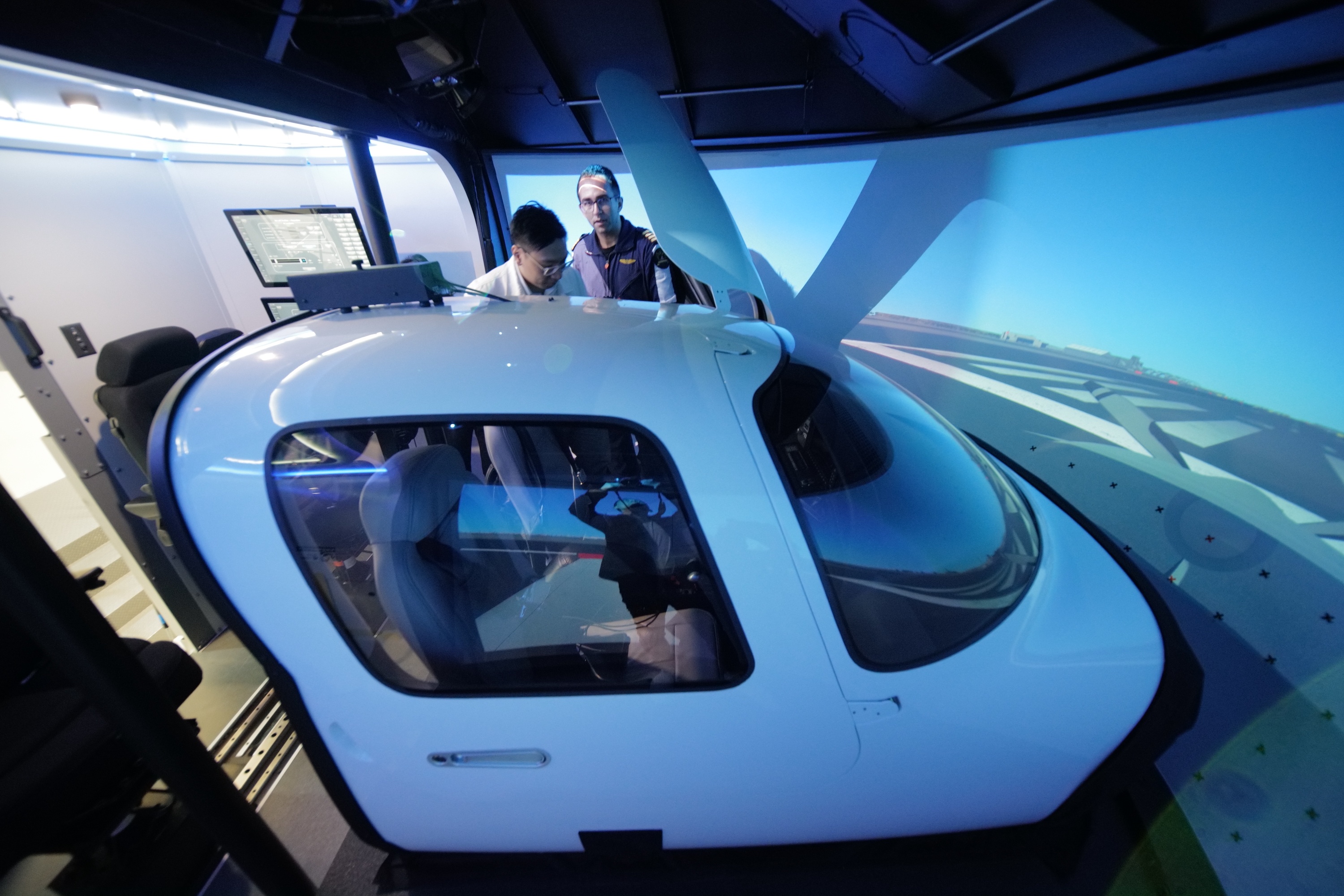 buon gia lap may bay anh 4