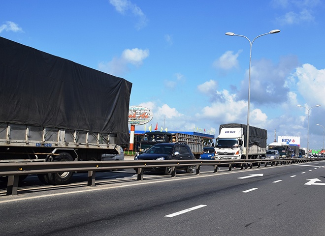 Ùn tắc ở quốc lộ ảnh 2 Un tac o quoc lo anh 2