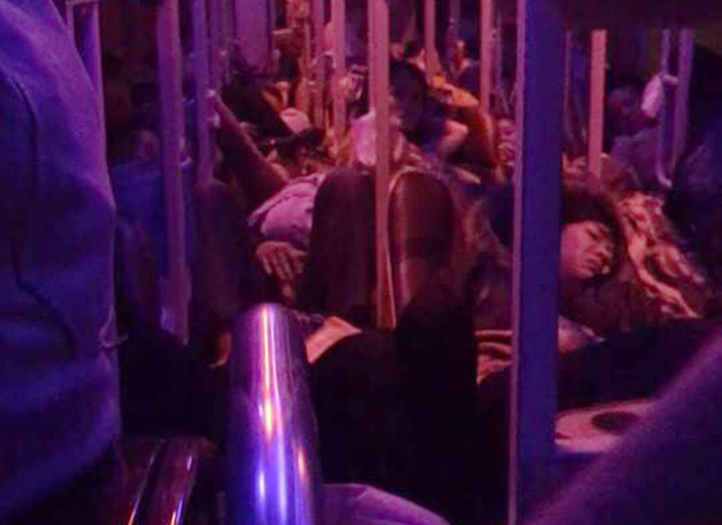 Manh khoe 'ne' CSGT cua xe khach cho qua tai hinh anh