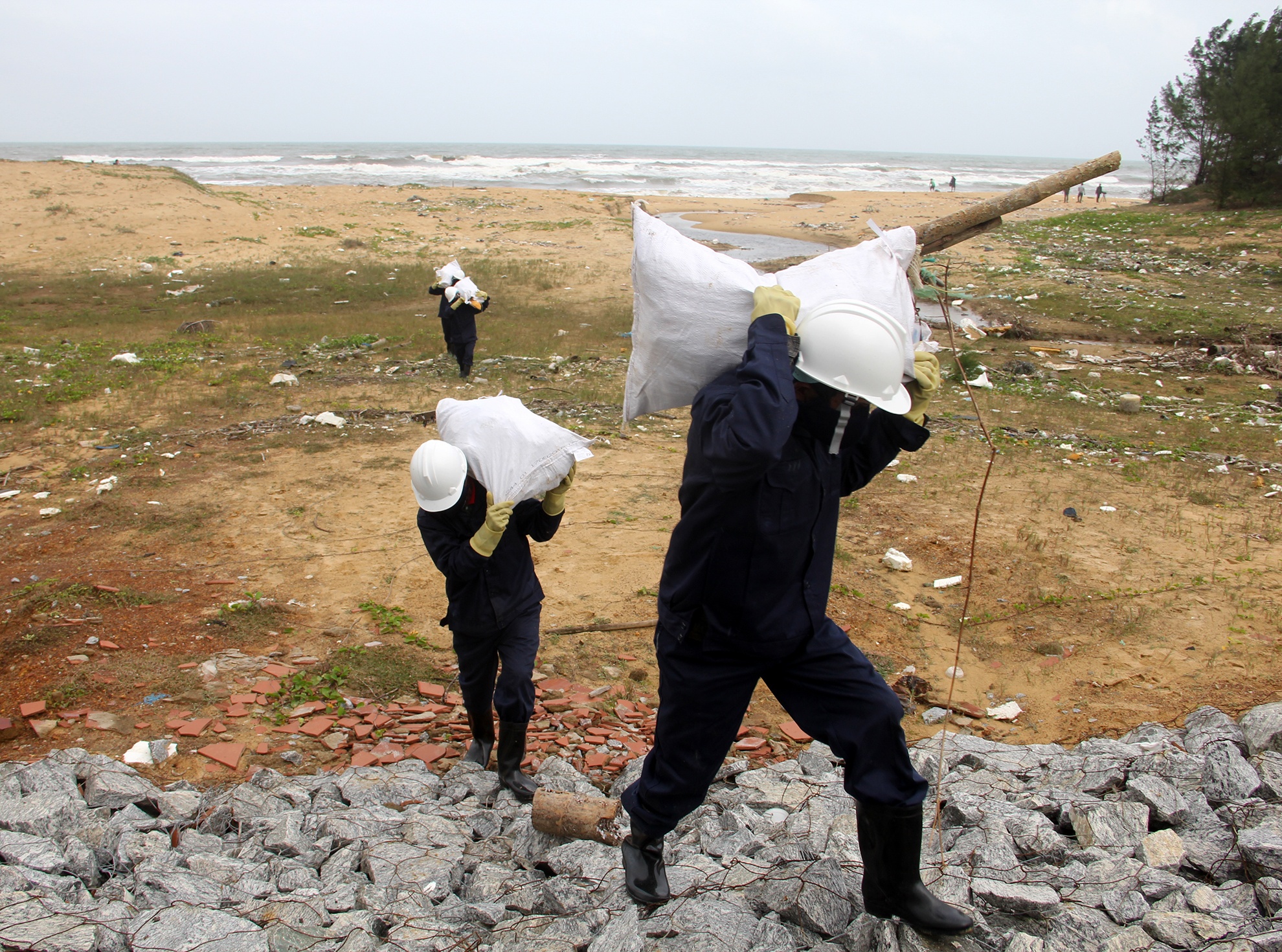 Sang cat loc dau hac dat bo o Quang Nam anh 9