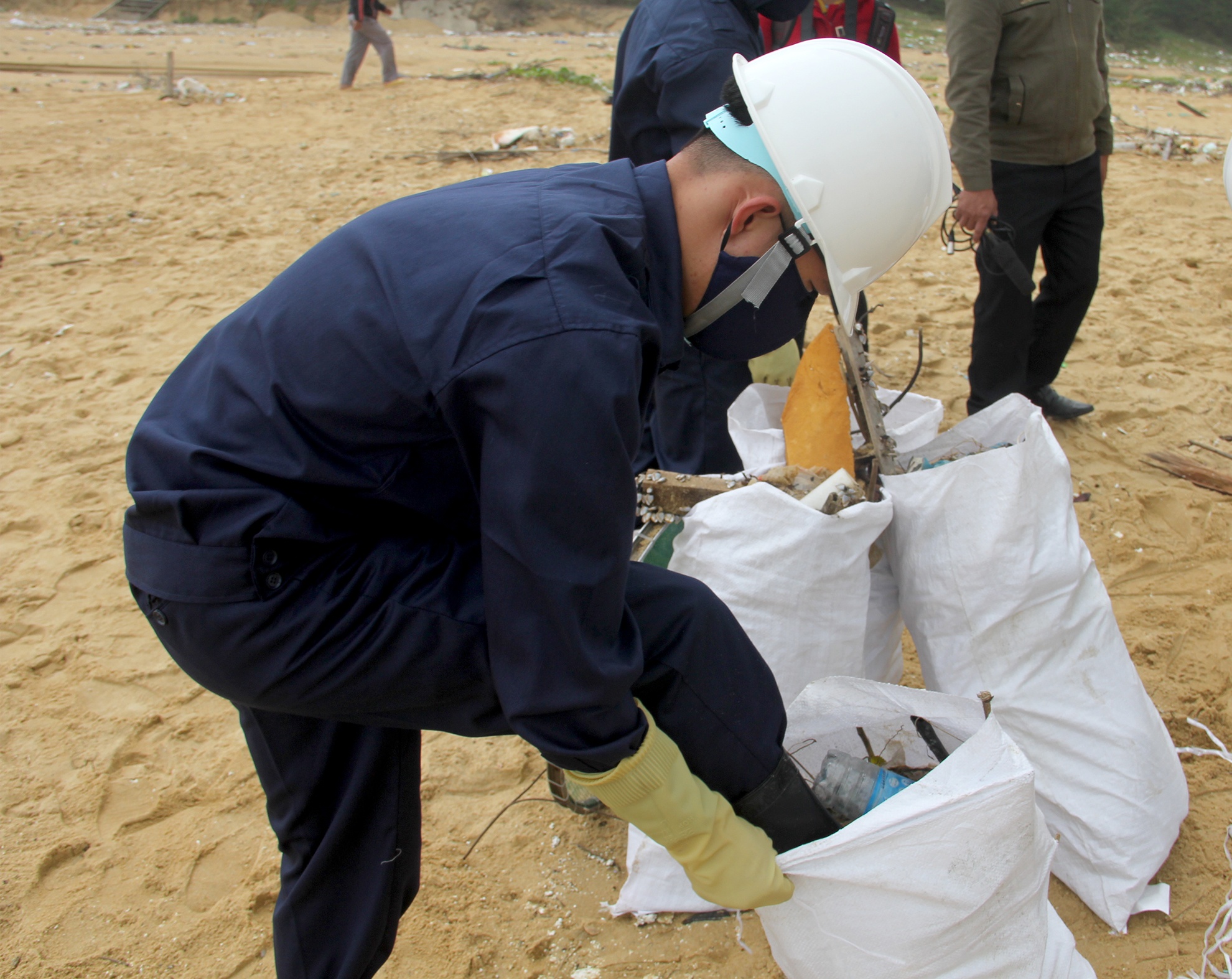 Sang cat loc dau hac dat bo o Quang Nam anh 7