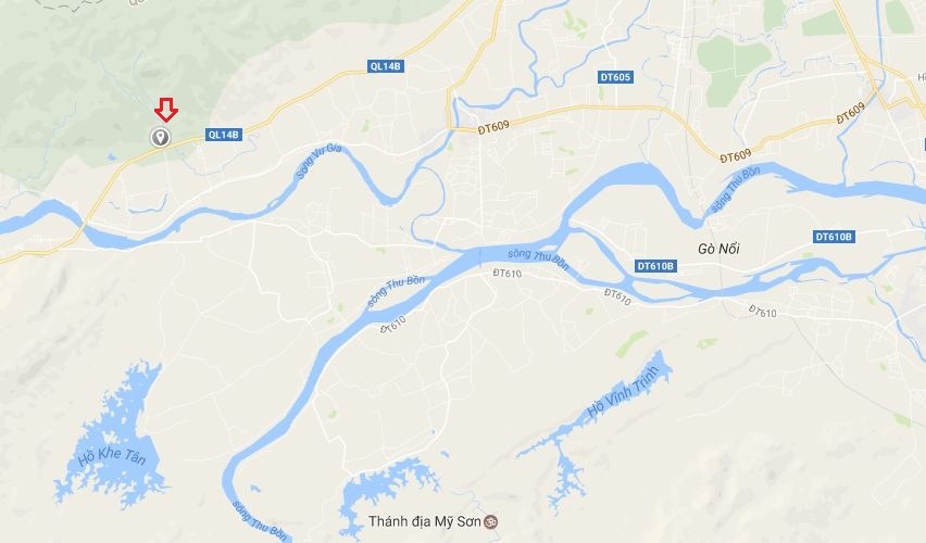 Nu sinh duoi nuoc anh 1