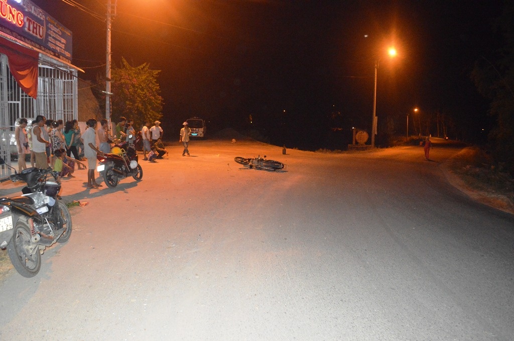 Ôtô bỏ chạy khi tông thai phụ bị thương ảnh 1 Oto bo chay khi tong thai phu bi thuong anh 1