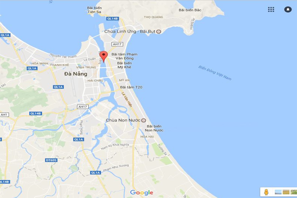 Rác ngập đường phố Đà Nẵng sau pháo hoa quốc tế ảnh 9 Rac ngap duong pho Da Nang sau phao hoa quoc te anh 9