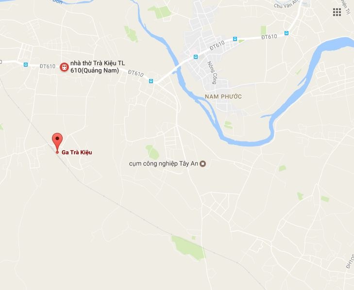 Xe tai nat dau sau dam va voi tau hoa anh 2