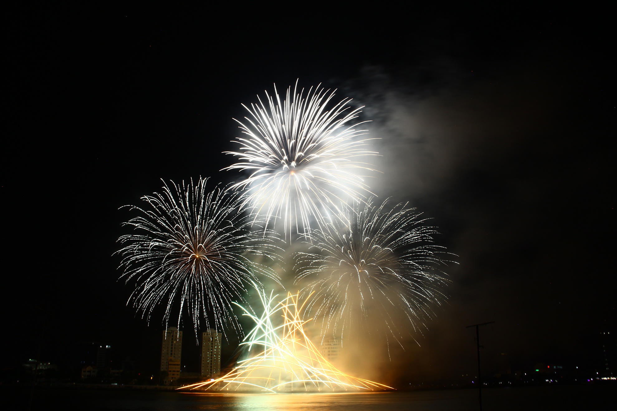 Pháo hoa Quốc tế Đà Nẵng ảnh 9 Phao hoa Quoc te Da Nang anh 9