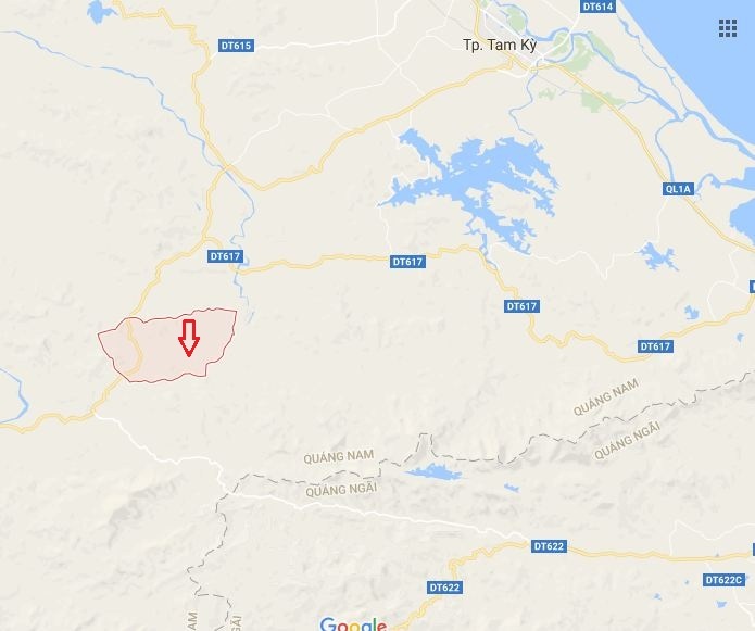 Xe khach boc chay tren quoc lo anh 2