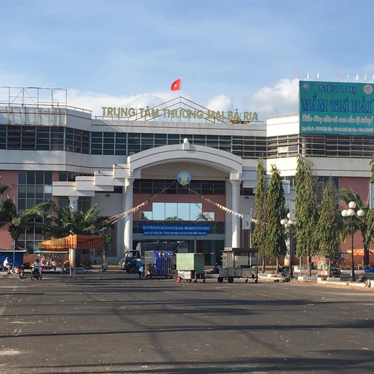 Chu tich TP Ba Ria bi ky luat vi bao che sai pham cua vo hinh anh