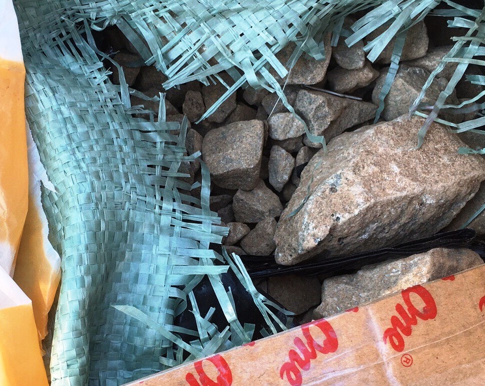 Chuyen hon 50 kg thuoc no vao Sai Gon bang xe khach hinh anh