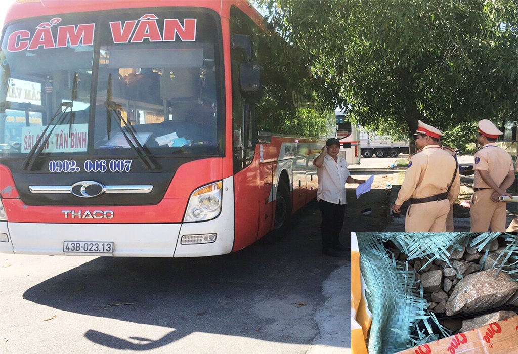 Hơn nửa tạ thuốc nổ trên xe khách ảnh 1 Hon nua ta thuoc no tren xe khach anh 1