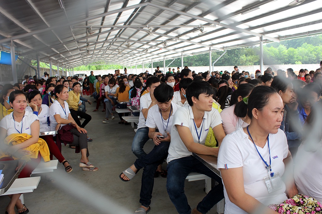 Hon 500 cong nhan bai cong doi quyen loi anh 2