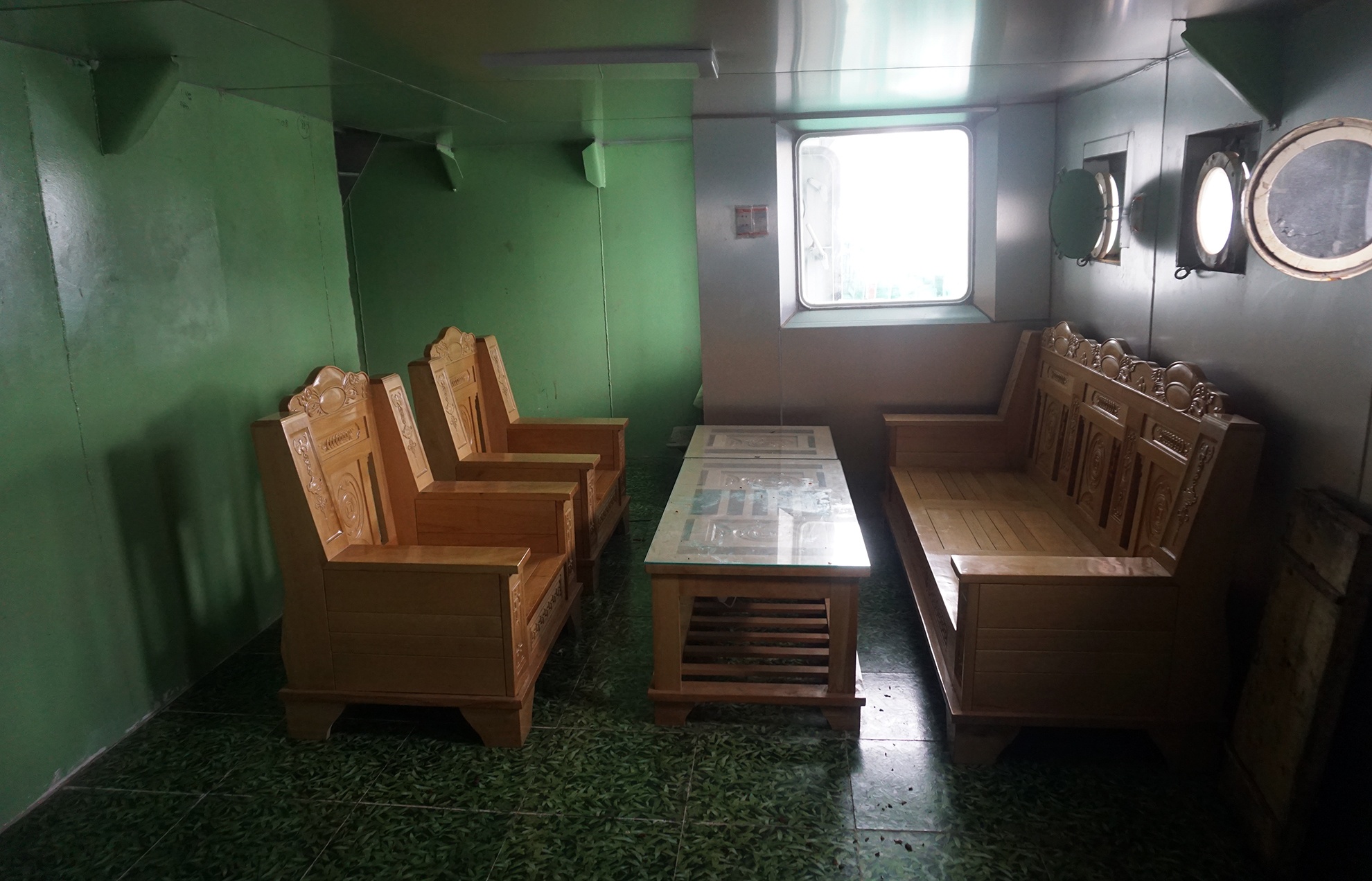 Tau vo thep lon nhat mien Trung anh 12