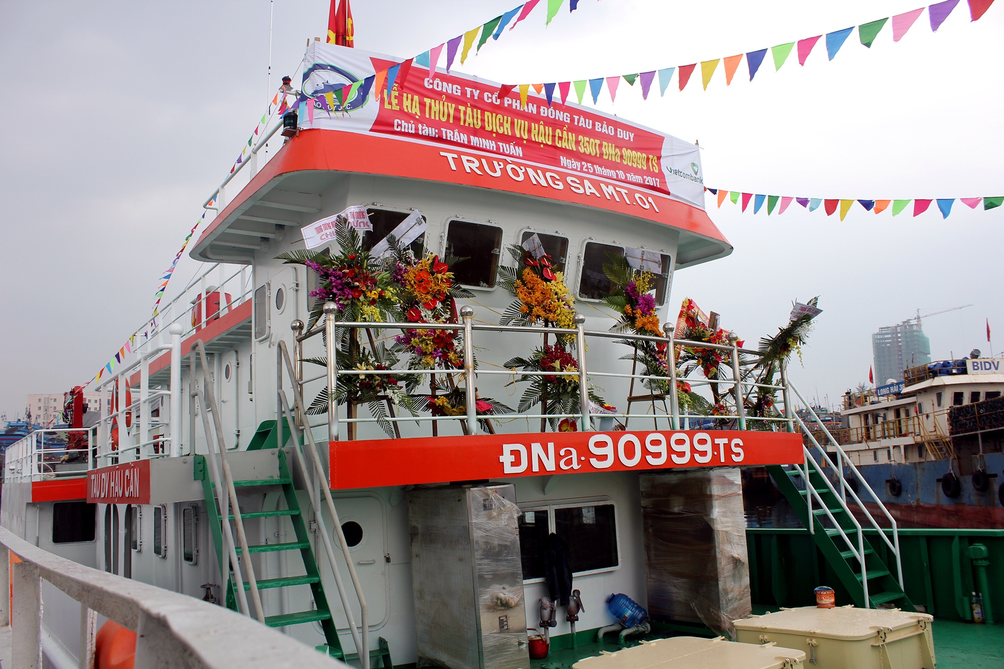 Tau vo thep lon nhat mien Trung anh 2