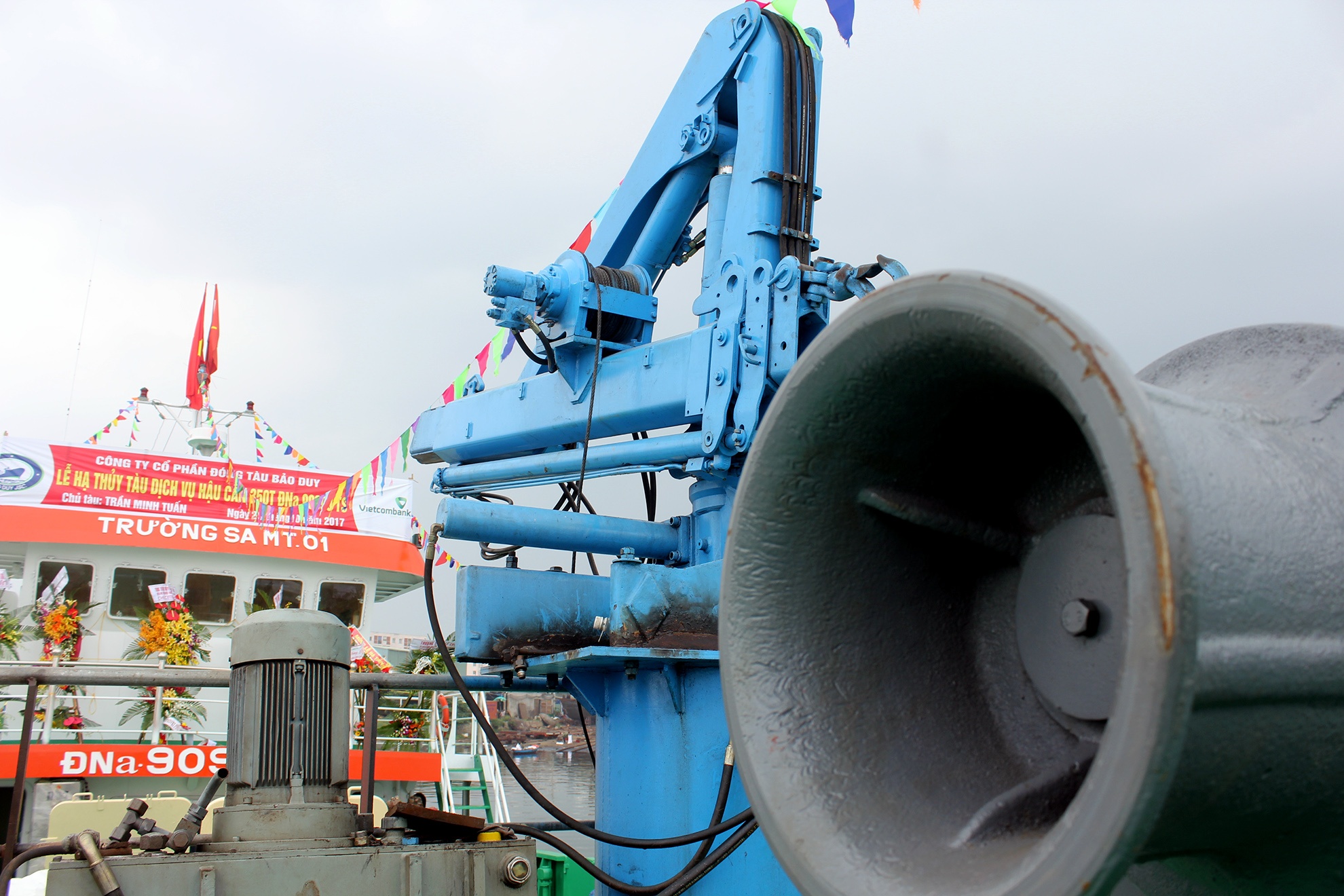 Tau vo thep lon nhat mien Trung anh 3