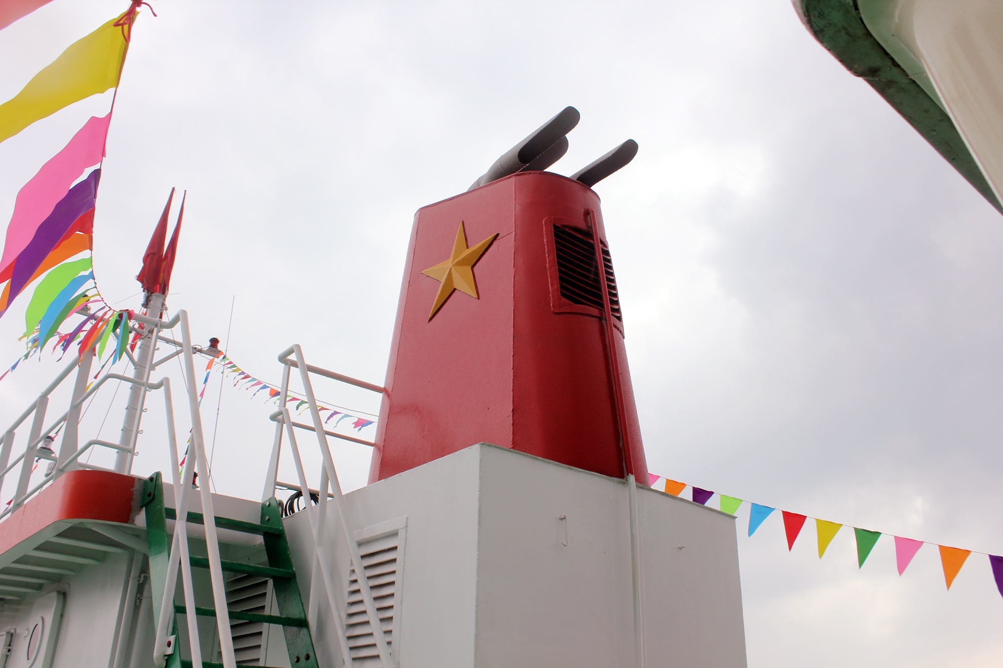 Tau vo thep lon nhat mien Trung anh 5