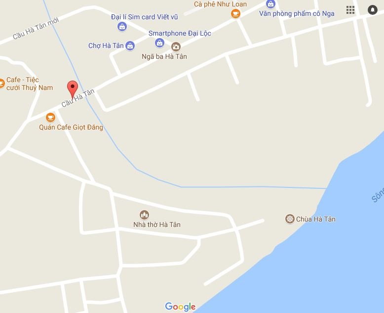 Nguoi dan lieu minh qua cau sap sap trong mua bao anh 13