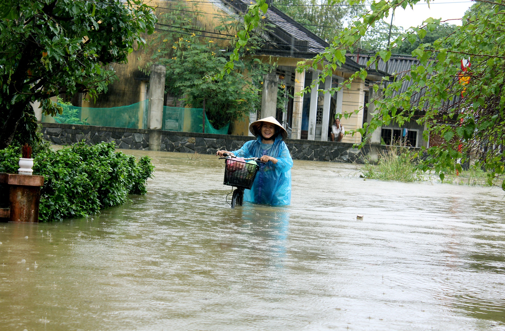 Nguoi Quang Nam chay lu anh 2