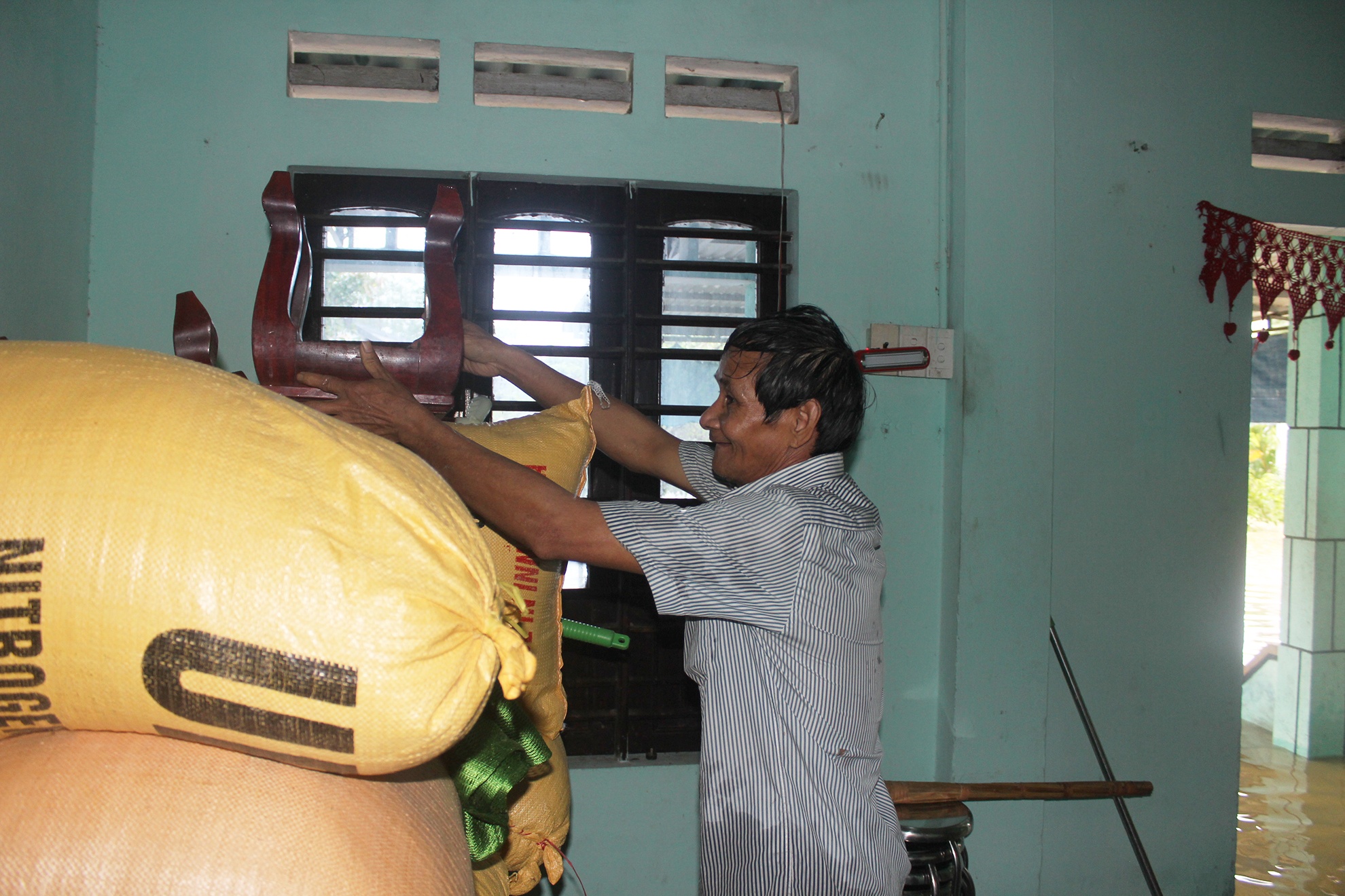 Nguoi Quang Nam chay lu anh 3