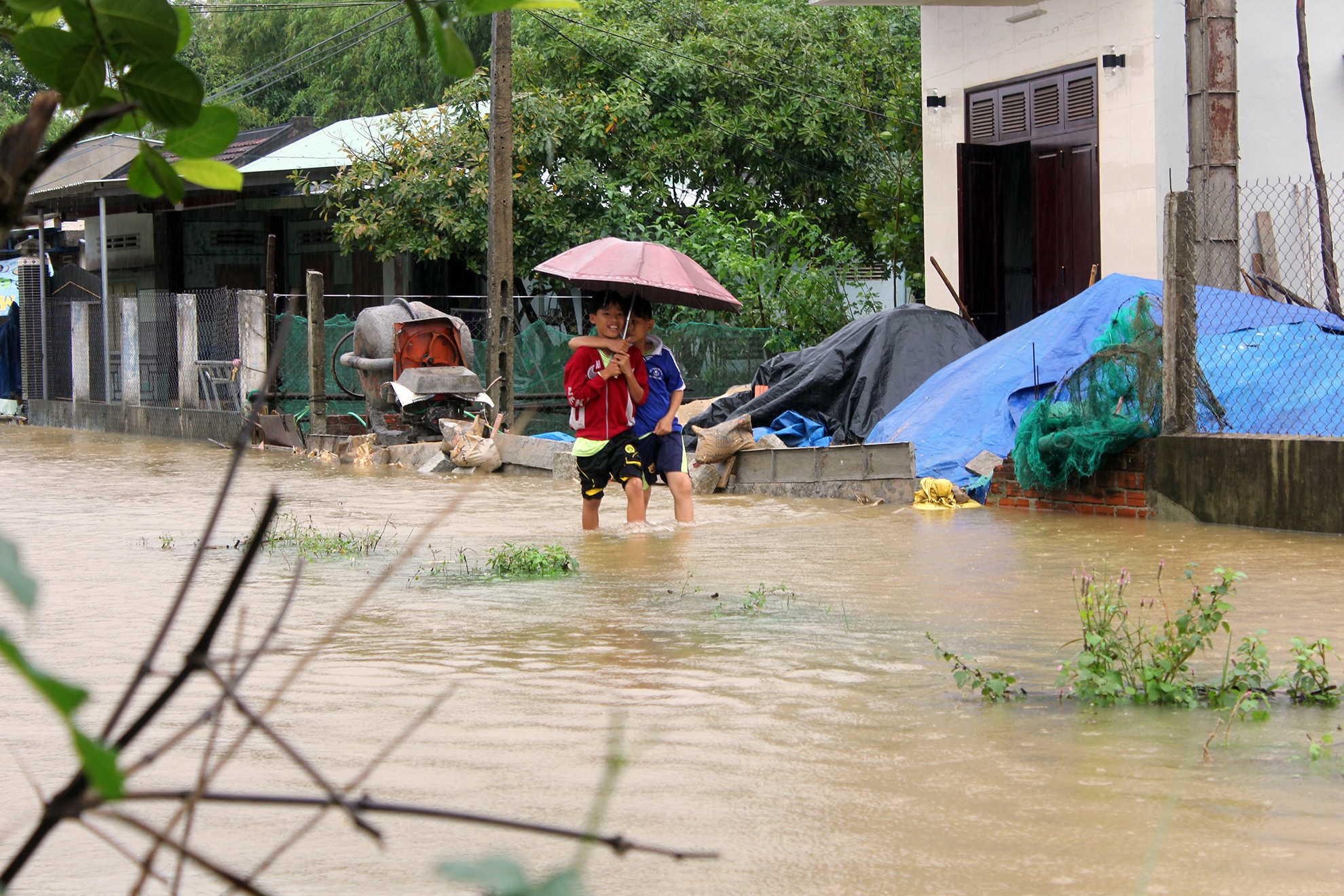 Nguoi Quang Nam chay lu anh 5