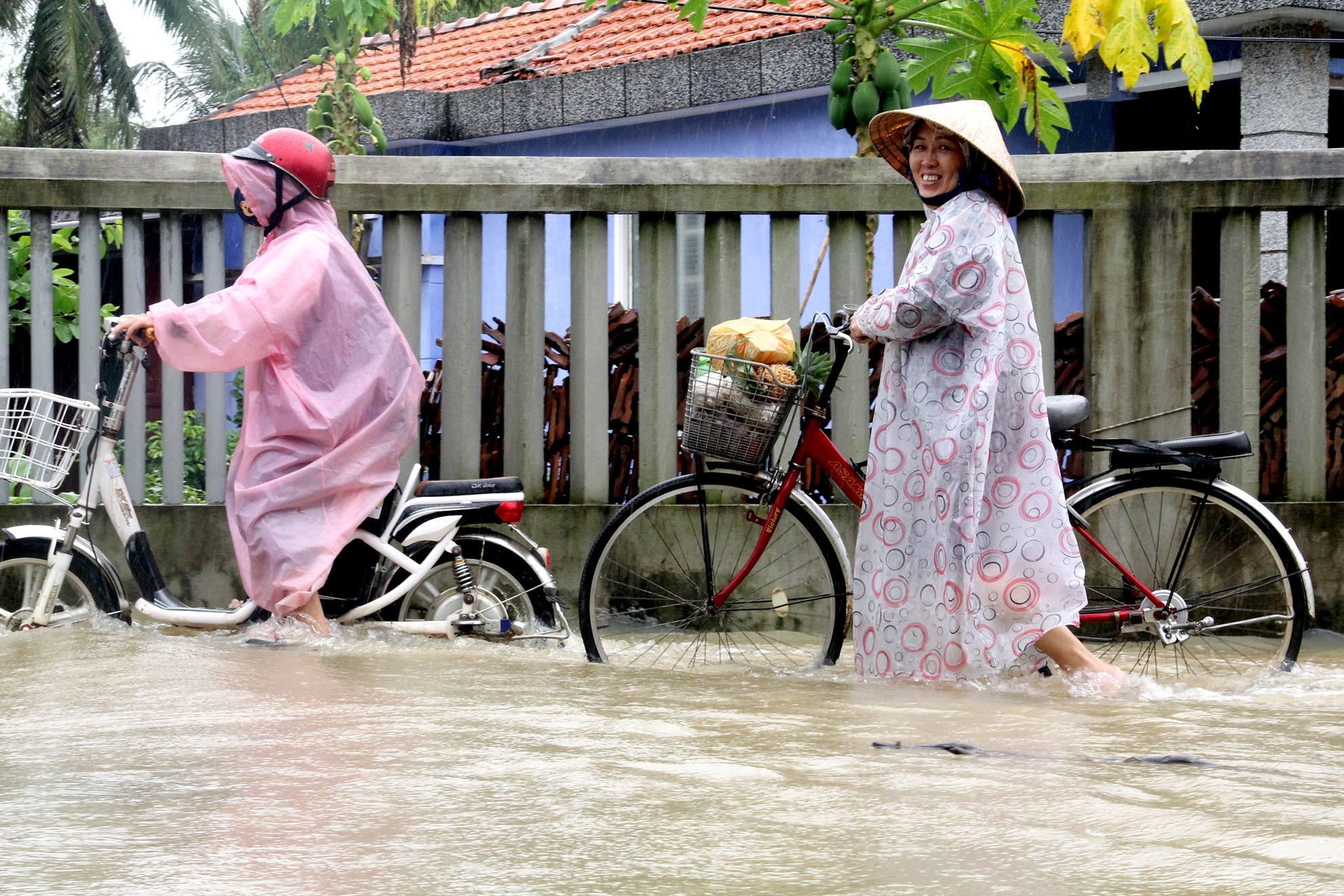 Nguoi Quang Nam chay lu anh 8