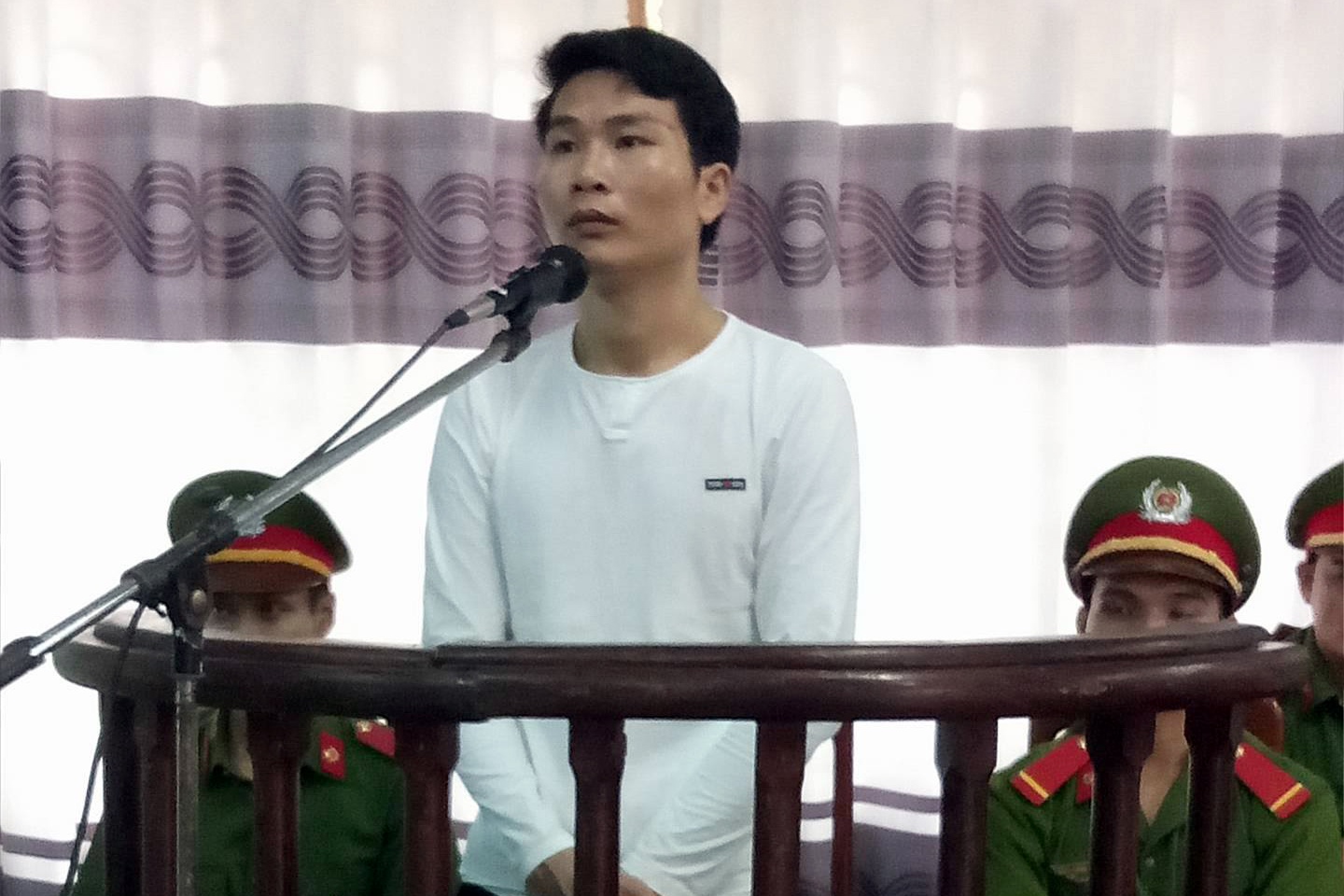 Dam chet nguoi sau khi bi nhac nho tren chieu bac hinh anh