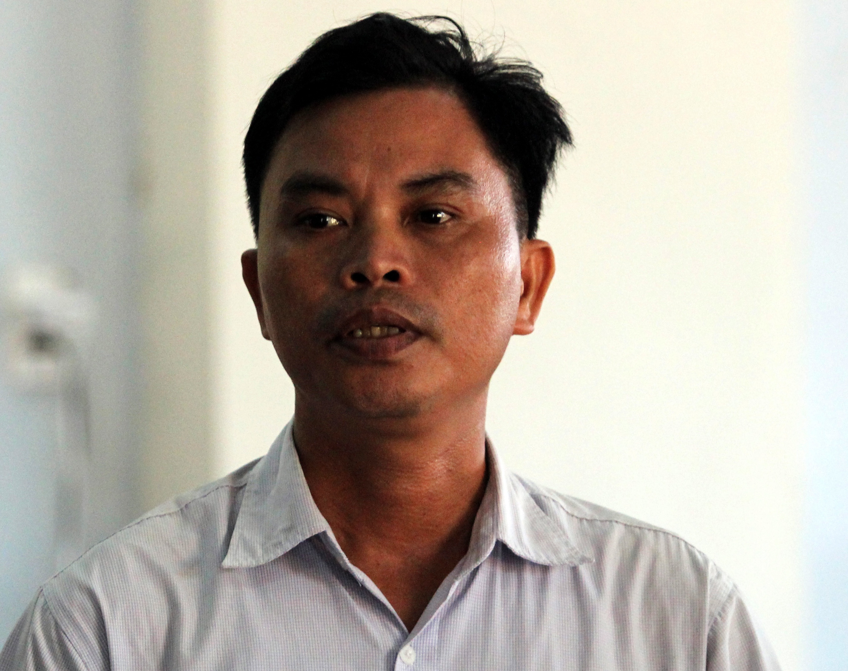 Chu tich xa mat chuc vi de xay ra pha rung hinh anh